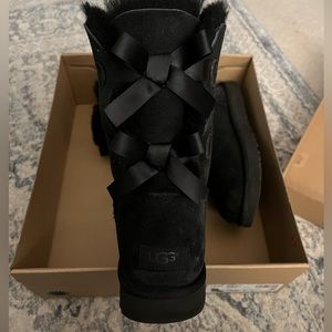 EUC Black Ugg Bailey Bow Boots